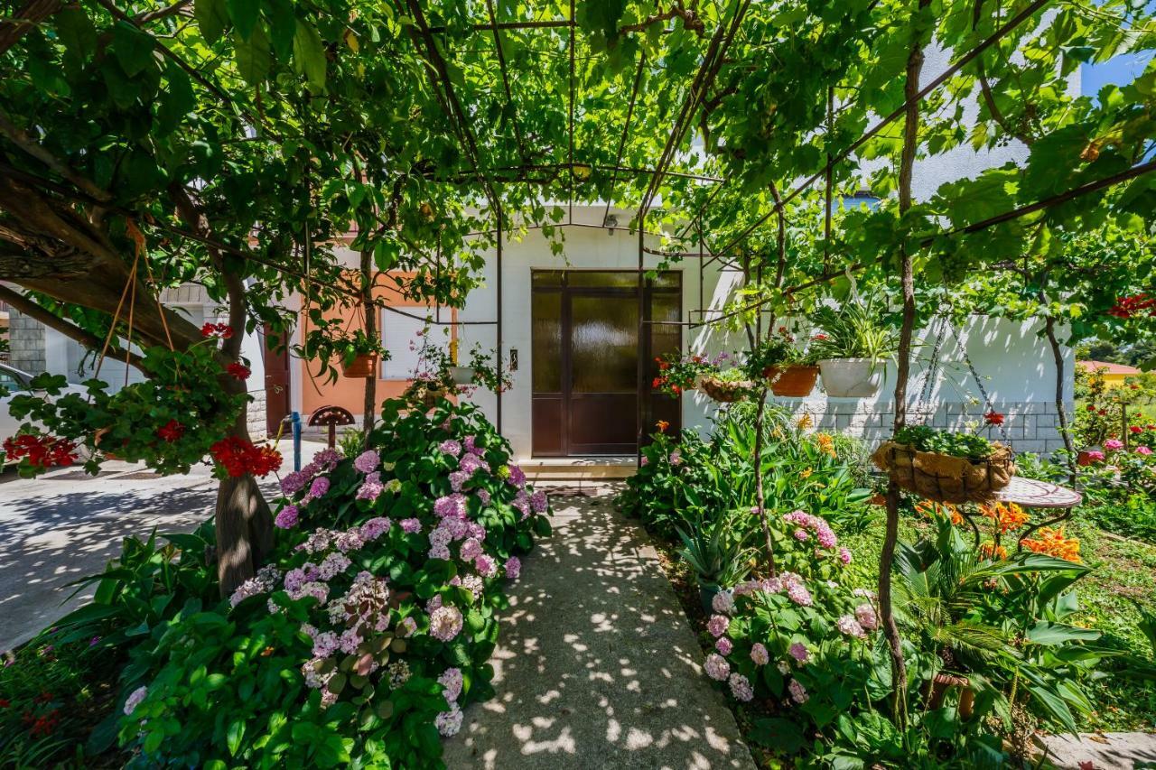 Apartments Mila Kaštela Kültér fotó