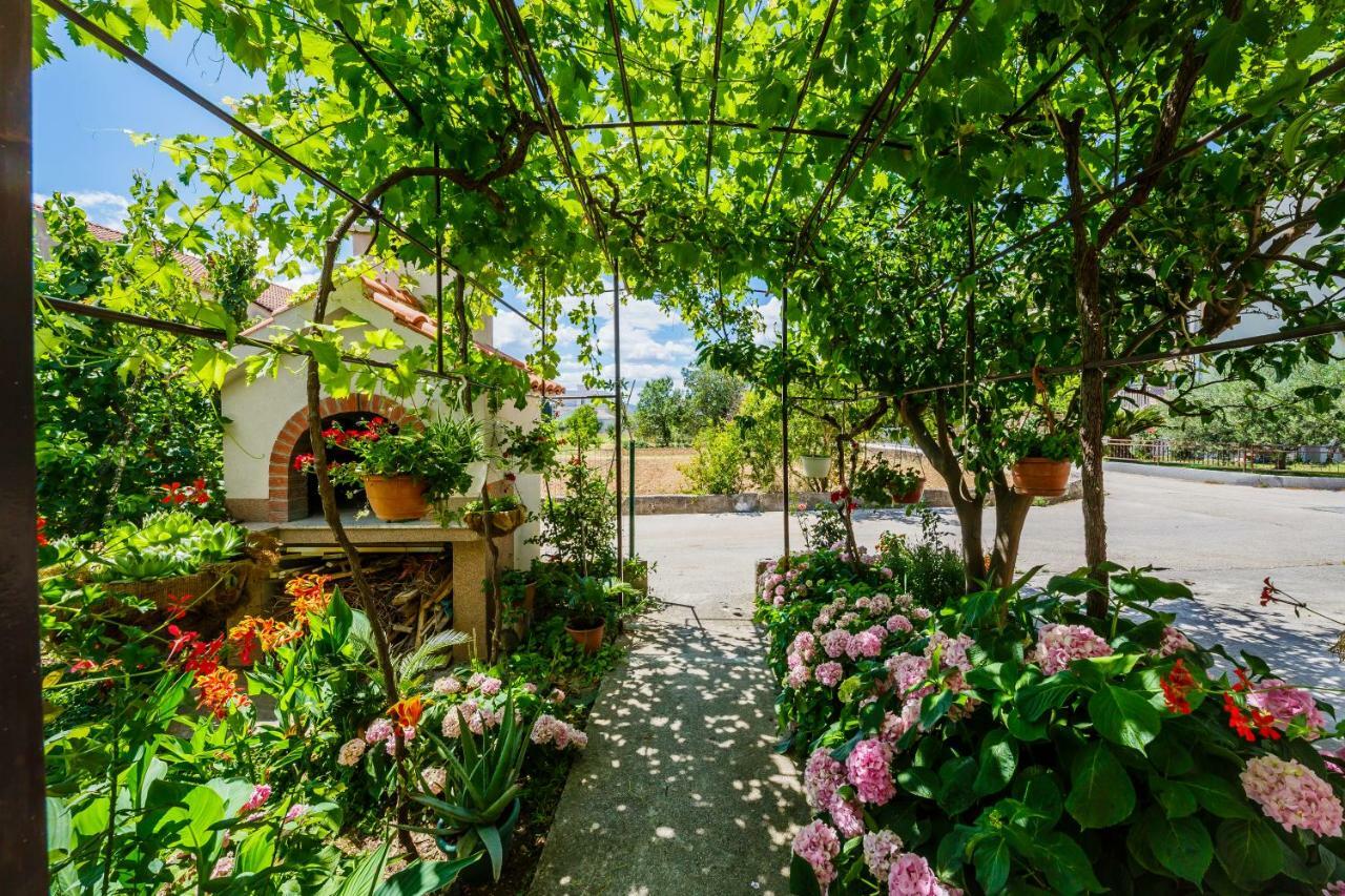 Apartments Mila Kaštela Kültér fotó